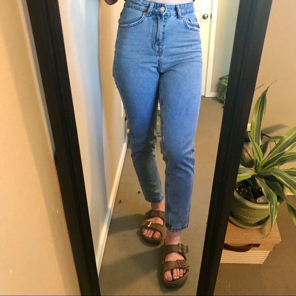 Classic Light Wash High Waisted Jeans